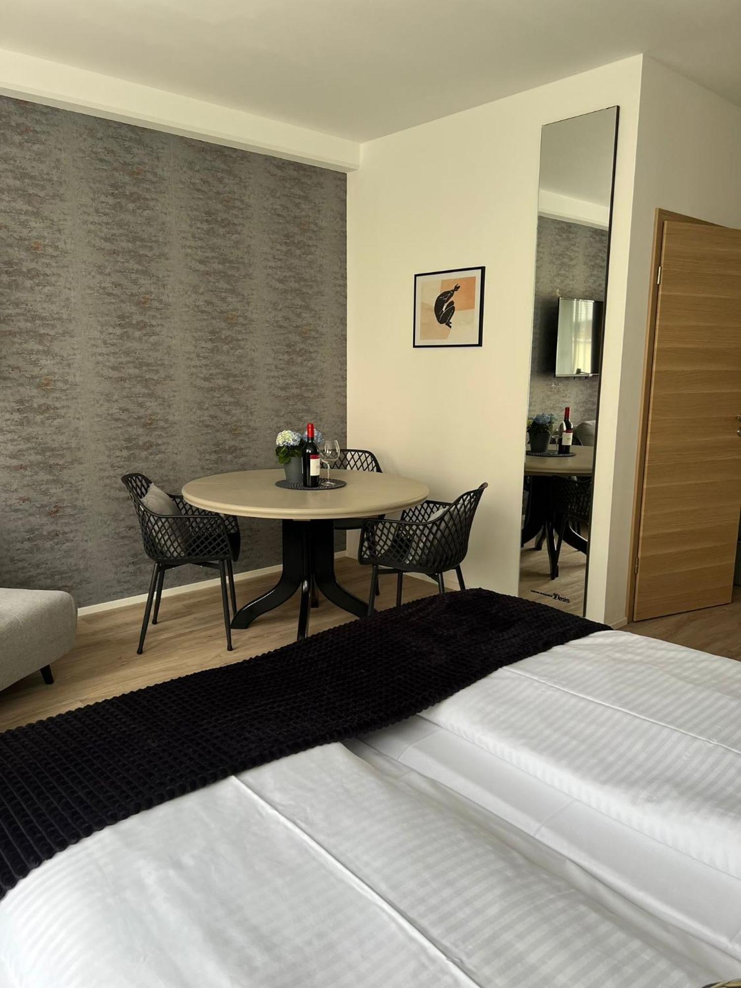 Alpha Rooms Backnang Esterno foto