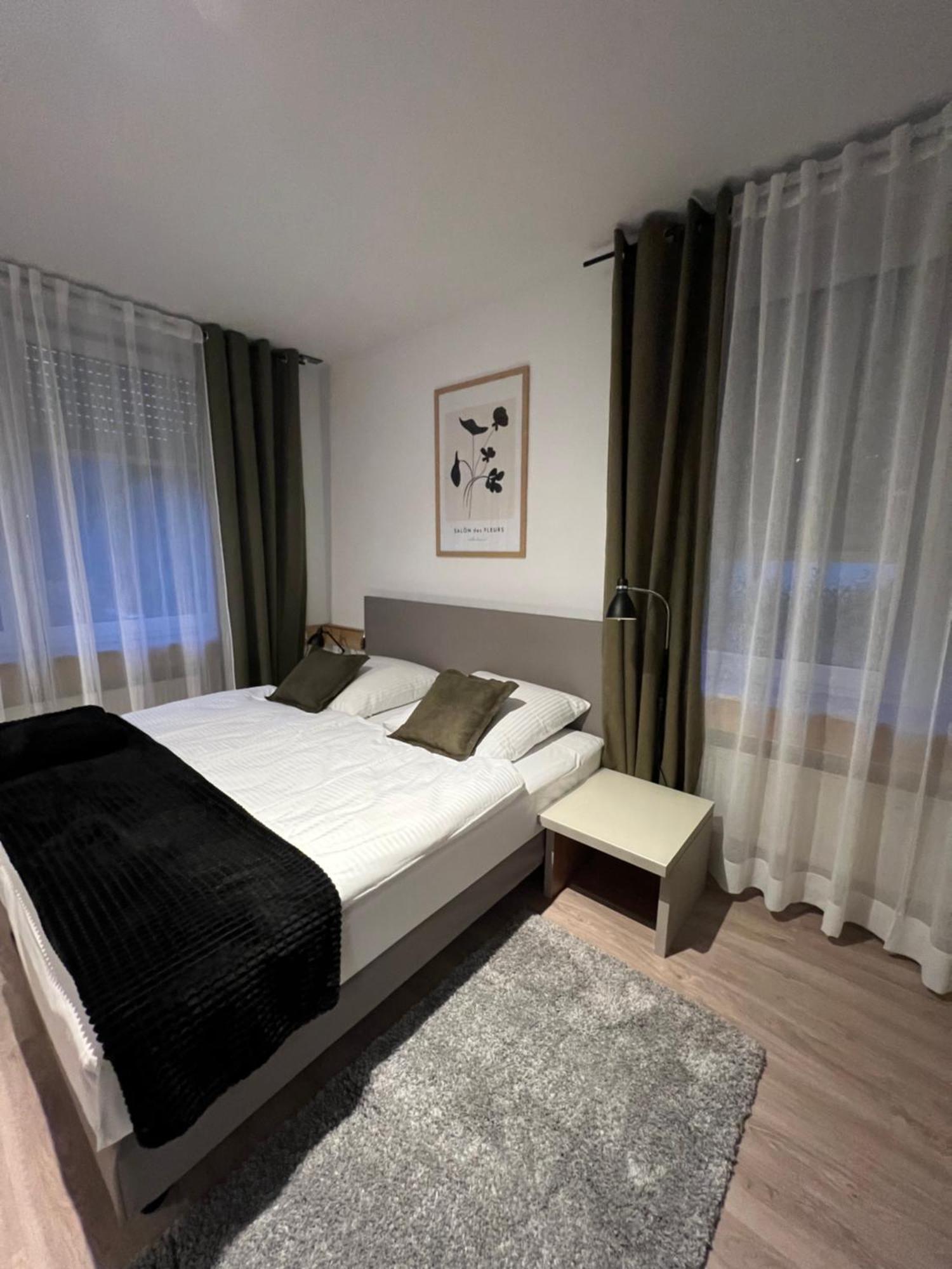 Alpha Rooms Backnang Esterno foto